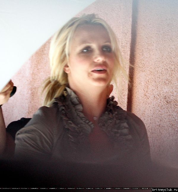 Бритни посещает студию в Голливуде03.jpg(Бритни Спирс, Britney Spears)