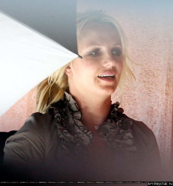 Бритни посещает студию в Голливуде04.jpg(Бритни Спирс, Britney Spears)