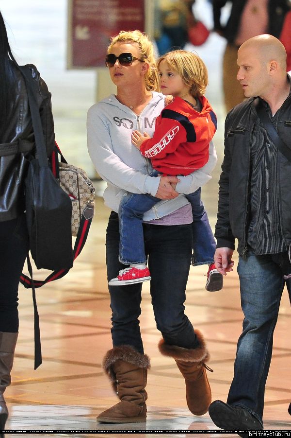 Бритни в аэропорту LAX 01.jpg(Бритни Спирс, Britney Spears)