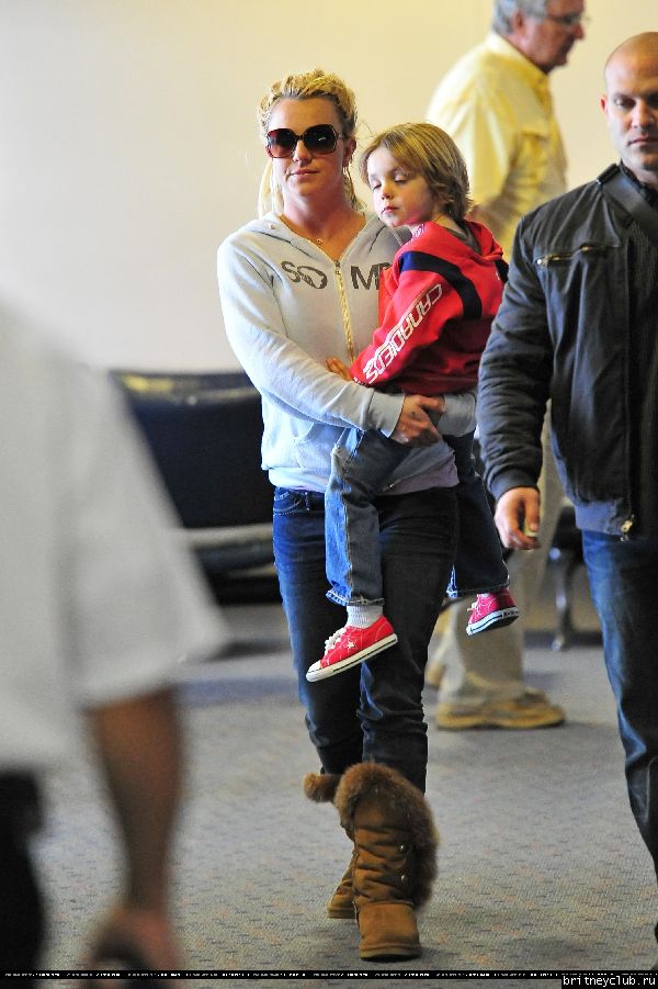 Бритни в аэропорту LAX 07.jpg(Бритни Спирс, Britney Spears)