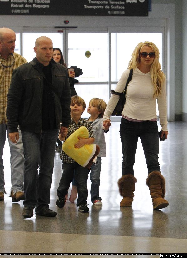 Бритни в аэропорту Нового Орлеана101.jpg(Бритни Спирс, Britney Spears)