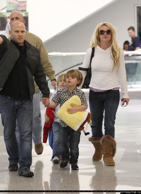 Бритни в аэропорту Нового Орлеана102.jpg(Бритни Спирс, Britney Spears)