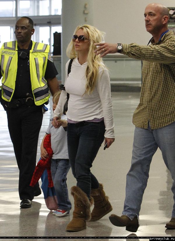 Бритни в аэропорту Нового Орлеана107.jpg(Бритни Спирс, Britney Spears)