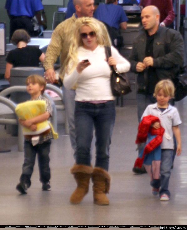 Бритни в аэропорту Нового Орлеана117.jpg(Бритни Спирс, Britney Spears)