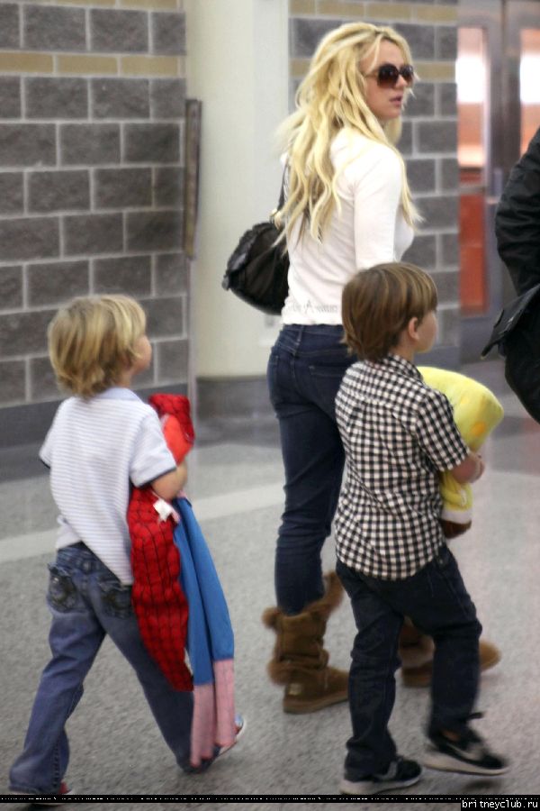 Бритни в аэропорту Нового Орлеана119.jpg(Бритни Спирс, Britney Spears)