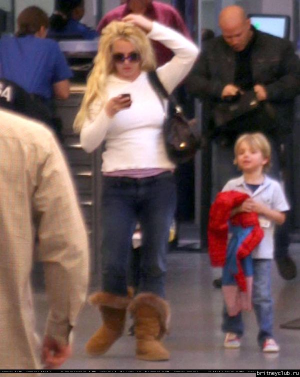 Бритни в аэропорту Нового Орлеана123.jpg(Бритни Спирс, Britney Spears)