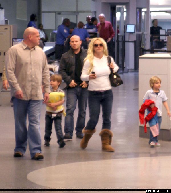 Бритни в аэропорту Нового Орлеана132.jpg(Бритни Спирс, Britney Spears)