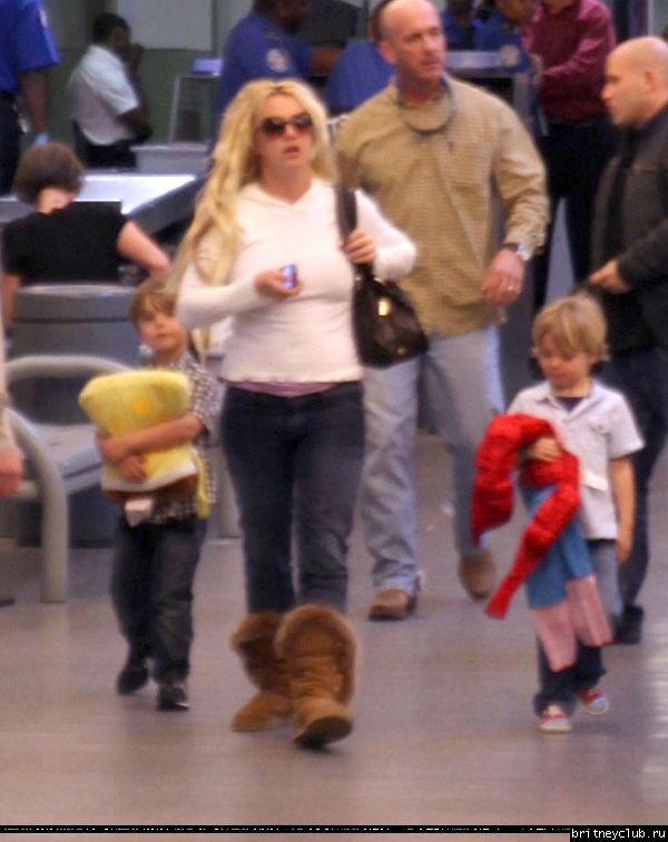 Бритни в аэропорту Нового Орлеана134.jpg(Бритни Спирс, Britney Spears)