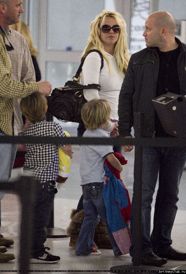 Бритни в аэропорту Нового Орлеана139.jpg(Бритни Спирс, Britney Spears)