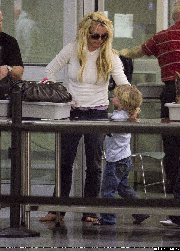Бритни в аэропорту Нового Орлеана76.jpg(Бритни Спирс, Britney Spears)