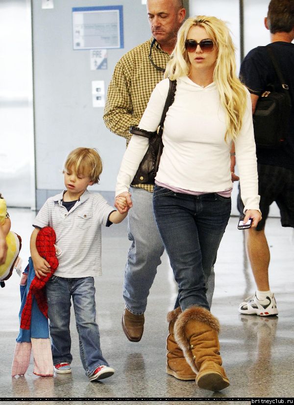 Бритни в аэропорту Нового Орлеана87.jpg(Бритни Спирс, Britney Spears)