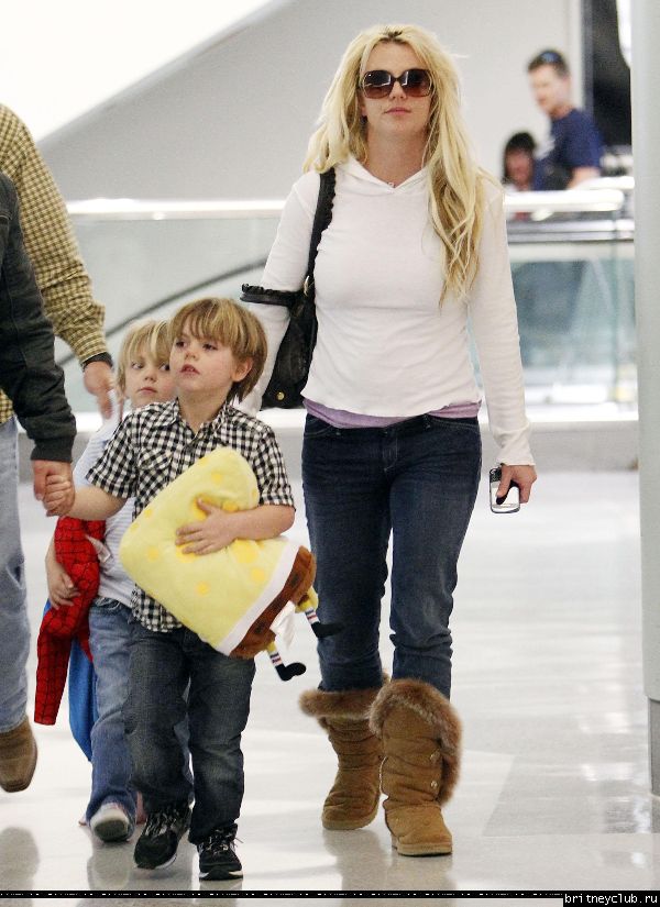Бритни в аэропорту Нового Орлеана90.jpg(Бритни Спирс, Britney Spears)