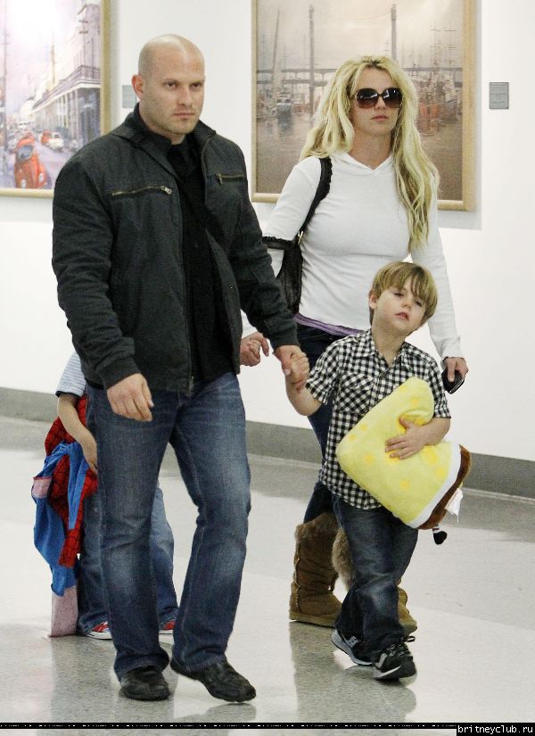 Бритни в аэропорту Нового Орлеана91.jpg(Бритни Спирс, Britney Spears)