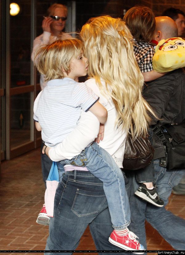 Бритни в аэропорту Нового Орлеана94.jpg(Бритни Спирс, Britney Spears)