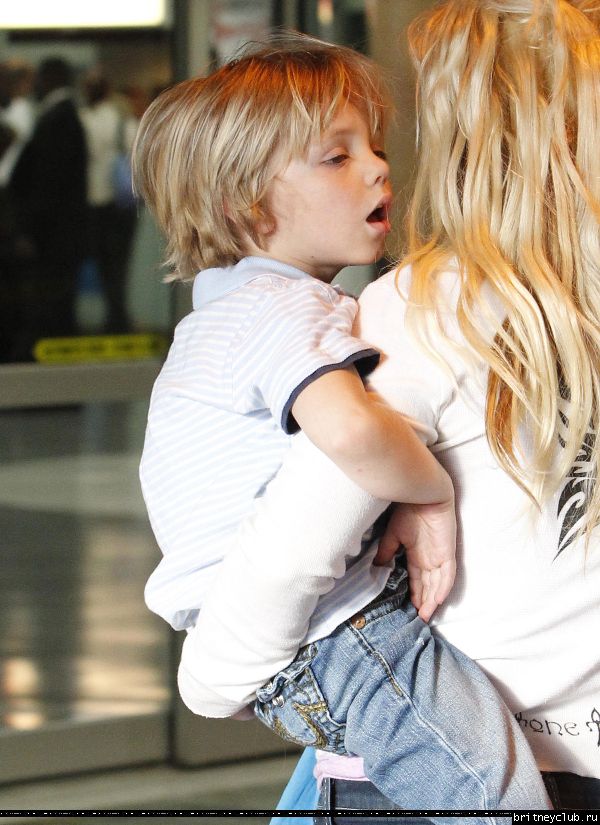 Бритни в аэропорту Нового Орлеана95.jpg(Бритни Спирс, Britney Spears)
