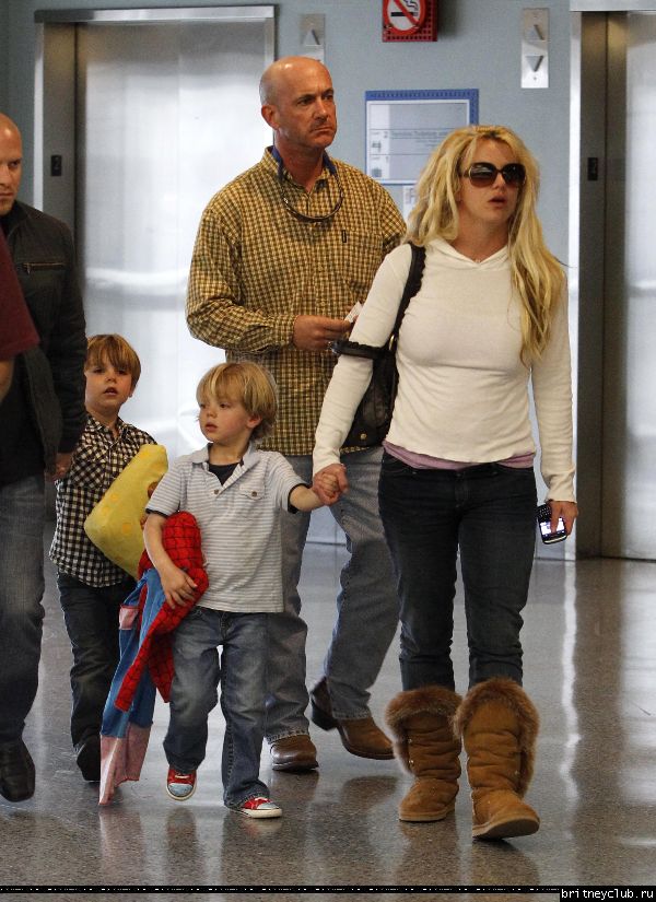 Бритни в аэропорту Нового Орлеана97.jpg(Бритни Спирс, Britney Spears)