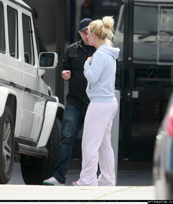 Бритни посещает студию в Бурбанке06.jpg(Бритни Спирс, Britney Spears)