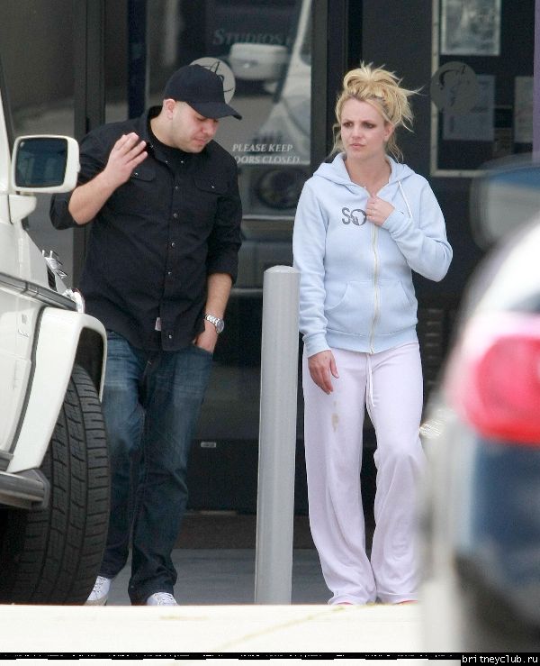 Бритни посещает студию в Бурбанке22.jpg(Бритни Спирс, Britney Spears)