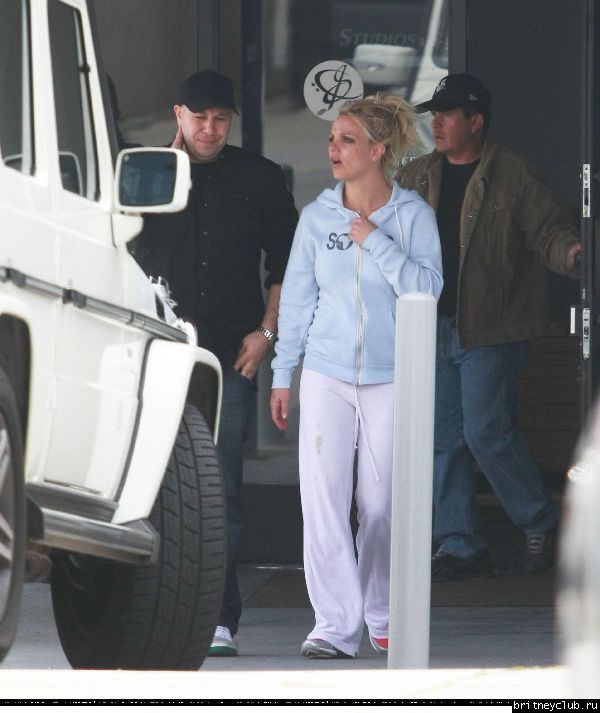 Бритни посещает студию в Бурбанке24.jpg(Бритни Спирс, Britney Spears)