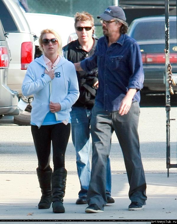 Бритни и Джейсон на игре Шона Престона в Сан-Фернандо65.jpg(Бритни Спирс, Britney Spears)
