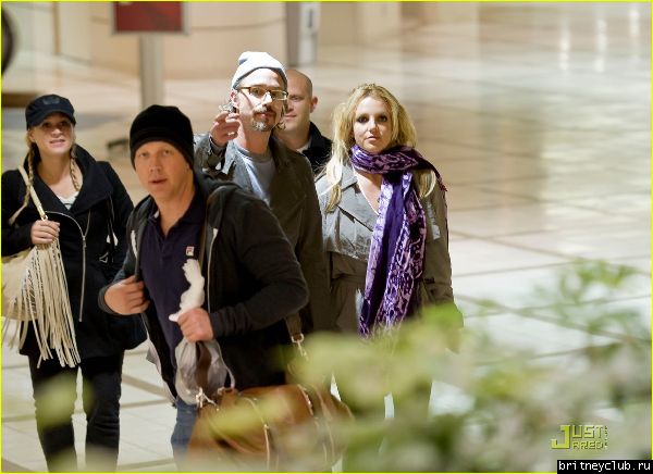 Бритни и Джейсон в аэропорту LAX2.jpg(Бритни Спирс, Britney Spears)