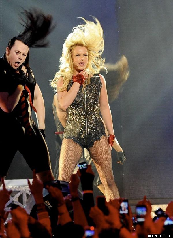 Выступление Бритни на шоу Jimmy Kimmel (Hold It Against Me)11.jpg(Бритни Спирс, Britney Spears)