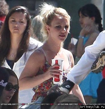 Бритни и Джейсон на игре Шона Престона в San Fernando002.jpg(Бритни Спирс, Britney Spears)