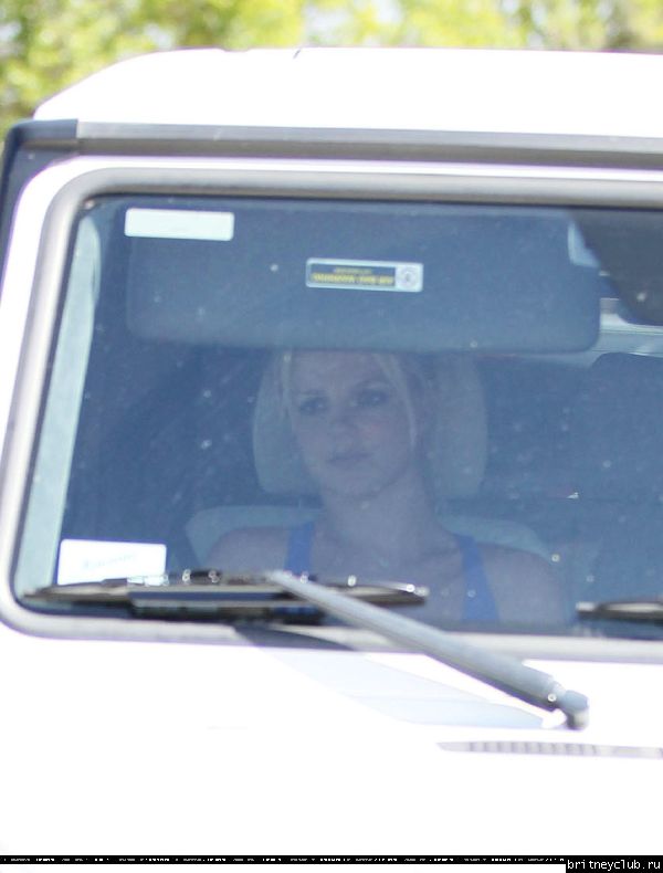 Бритни покидает игру Шона Престона в Сан Фернандо15.jpg(Бритни Спирс, Britney Spears)