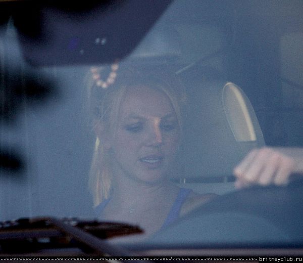 Бритни покидает игру Шона Престона в Сан Фернандо19.jpg(Бритни Спирс, Britney Spears)