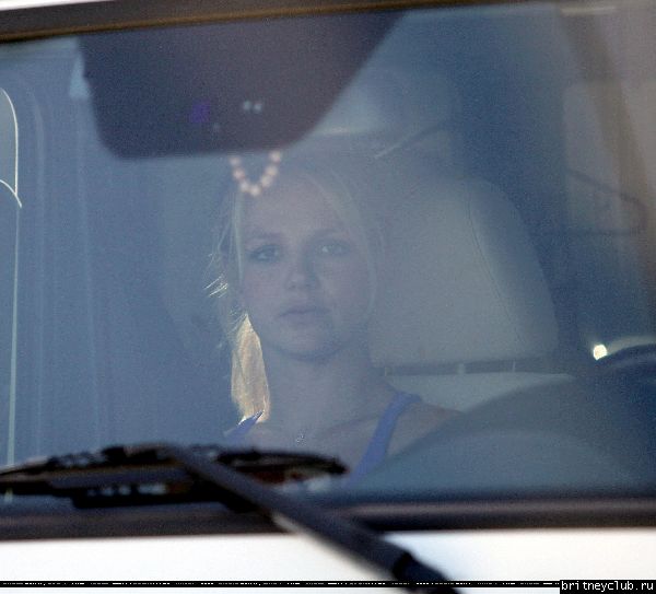 Бритни покидает игру Шона Престона в Сан Фернандо22.jpg(Бритни Спирс, Britney Spears)