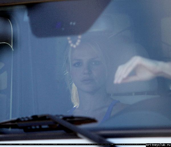 Бритни покидает игру Шона Престона в Сан Фернандо23.jpg(Бритни Спирс, Britney Spears)