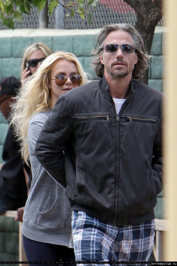 Бритни и Джейсон в Сан Фернандо10.jpg(Бритни Спирс, Britney Spears)