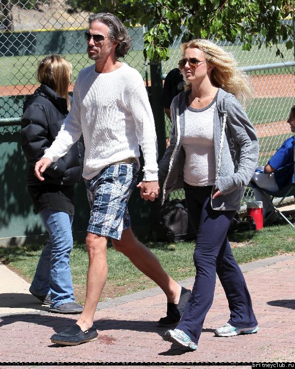 Бритни и Джейсон в Сан Фернандо20.jpg(Бритни Спирс, Britney Spears)