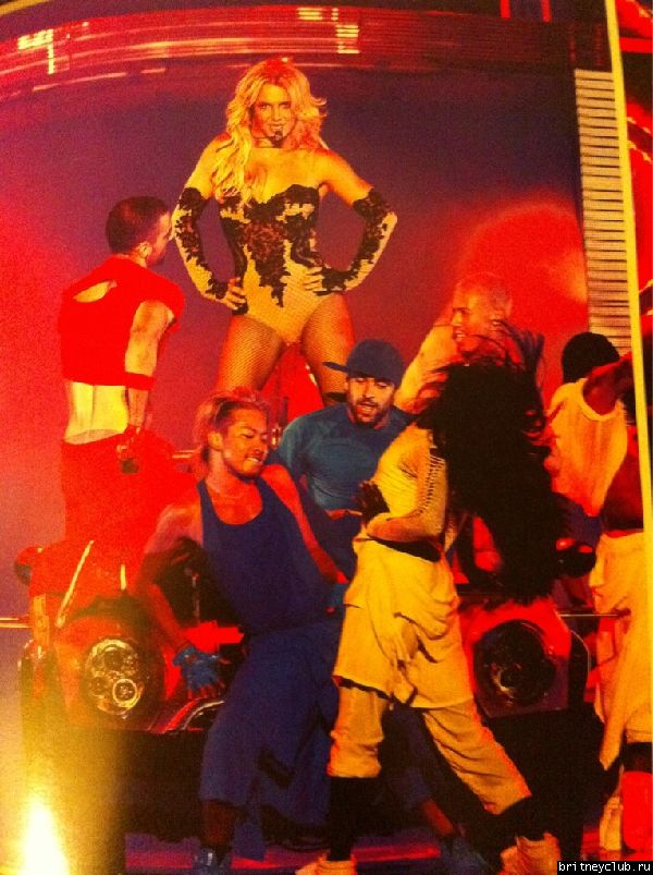 Femme Fatale Tourbook (2011)14.jpg(Бритни Спирс, Britney Spears)