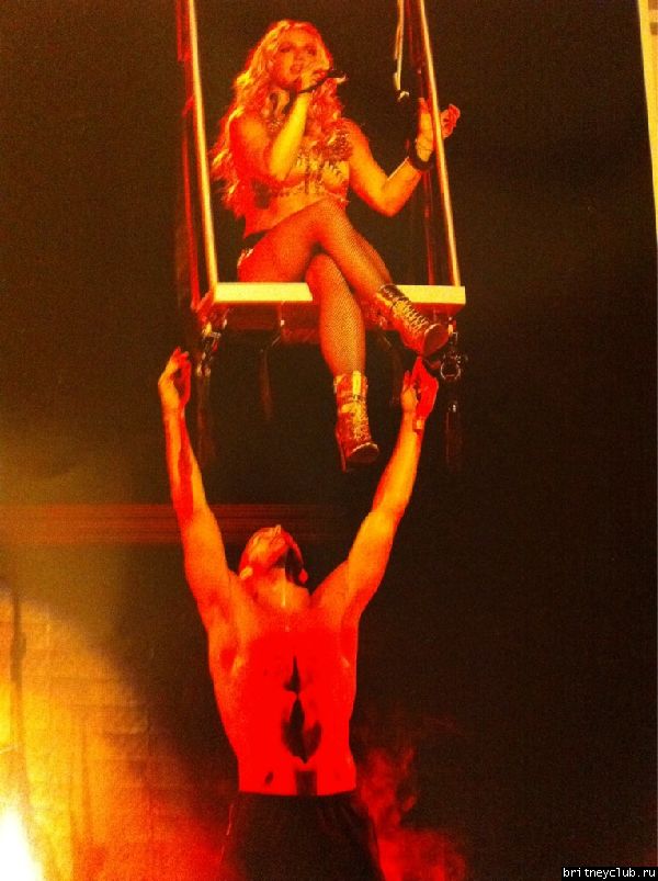 Femme Fatale Tourbook (2011)16.jpg(Бритни Спирс, Britney Spears)