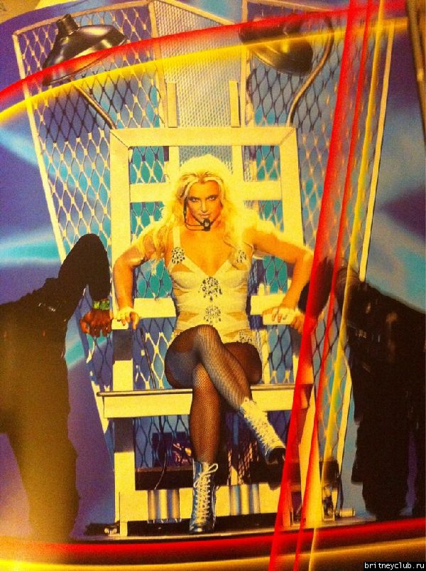 Femme Fatale Tourbook (2011)21.jpg(Бритни Спирс, Britney Spears)