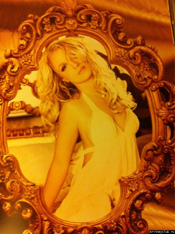Femme Fatale Tourbook (2011)24.jpg(Бритни Спирс, Britney Spears)