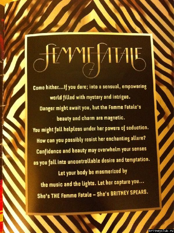 Femme Fatale Tourbook (2011)32.jpg(Бритни Спирс, Britney Spears)