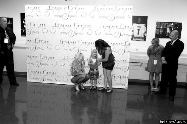 The Femme Fatale Tour в Финиксе (перед концертом)1.jpg(Бритни Спирс, Britney Spears)