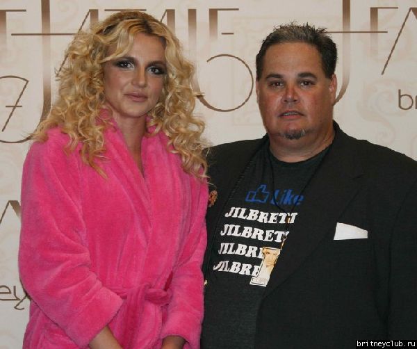 The Femme Fatale Tour в Анахайме (перед концертом)2.jpg(Бритни Спирс, Britney Spears)
