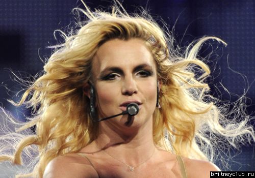 The Femme Fatale Tour в Ванкувере24.png(Бритни Спирс, Britney Spears)