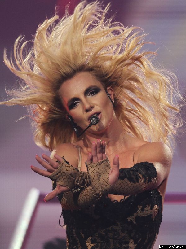 The Femme Fatale Tour в Сент-Пол4.jpg(Бритни Спирс, Britney Spears)