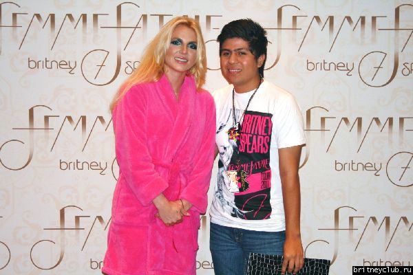 The Femme Fatale Tour в Далласе (перед концертом)4.jpg(Бритни Спирс, Britney Spears)