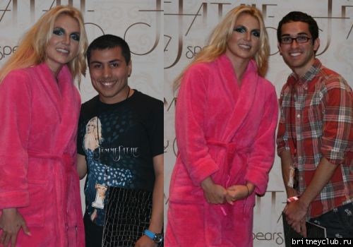 The Femme Fatale Tour в Далласе (перед концертом)8.png(Бритни Спирс, Britney Spears)