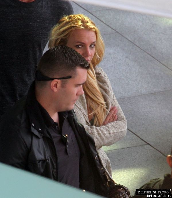 Бритни прилетела в Лондон03.jpg(Бритни Спирс, Britney Spears)