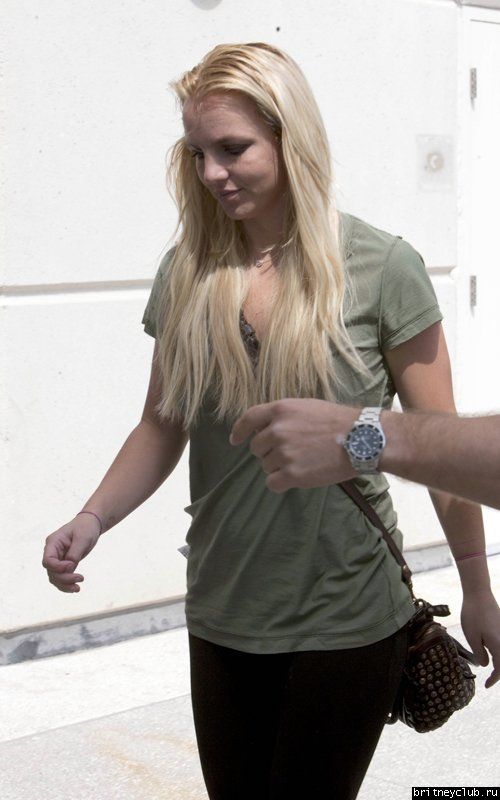 Бритни покидает Лос-Анджелес26.jpg(Бритни Спирс, Britney Spears)