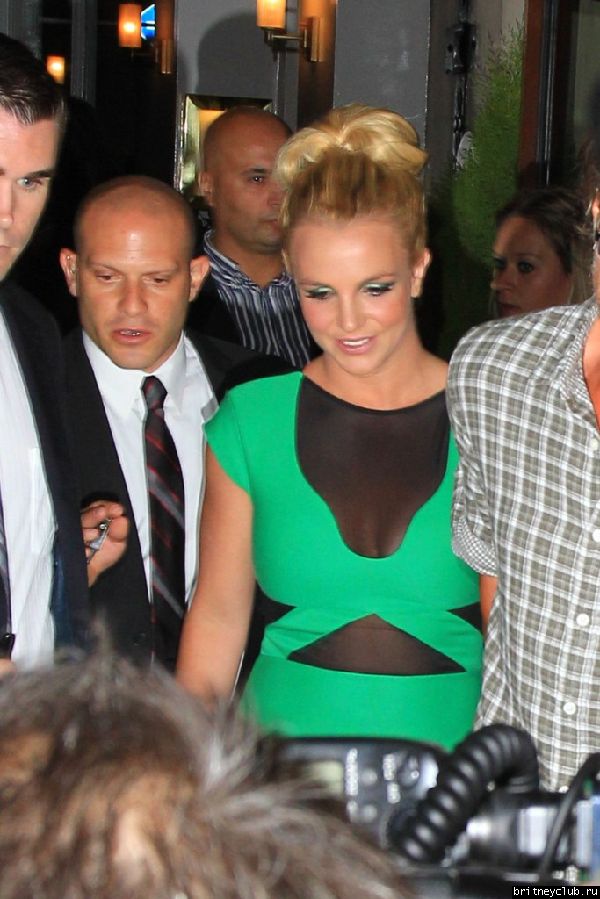 Приезд и отъезд Бритни и Джейсона на вечеринку European Femme Fatale Tour Launch Party25.jpg(Бритни Спирс, Britney Spears)