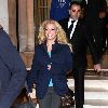 Бритни покидает отель в Париже