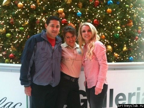 Бритни и Джейсон на катке в Хьюстоне!06.jpg(Бритни Спирс, Britney Spears)