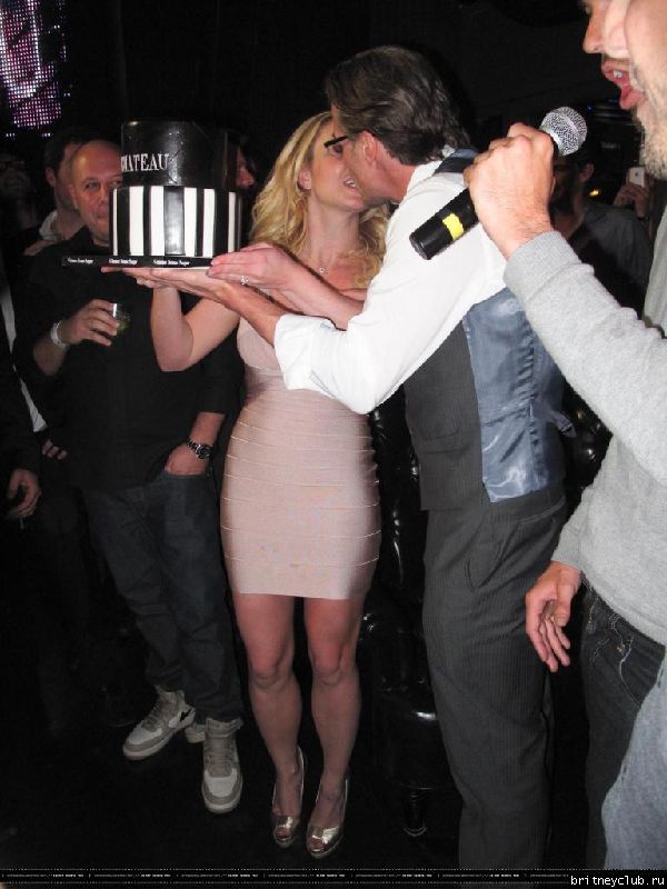 Бритни и Джейсон отмечают помолвку в клубе Chateau27.jpg(Бритни Спирс, Britney Spears)
